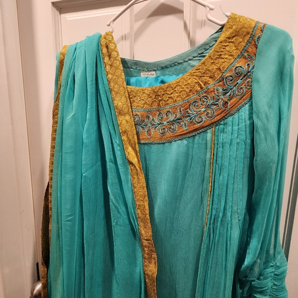 C green color long air line shirt with Embroidery lace in M size - Picture 4 of 16